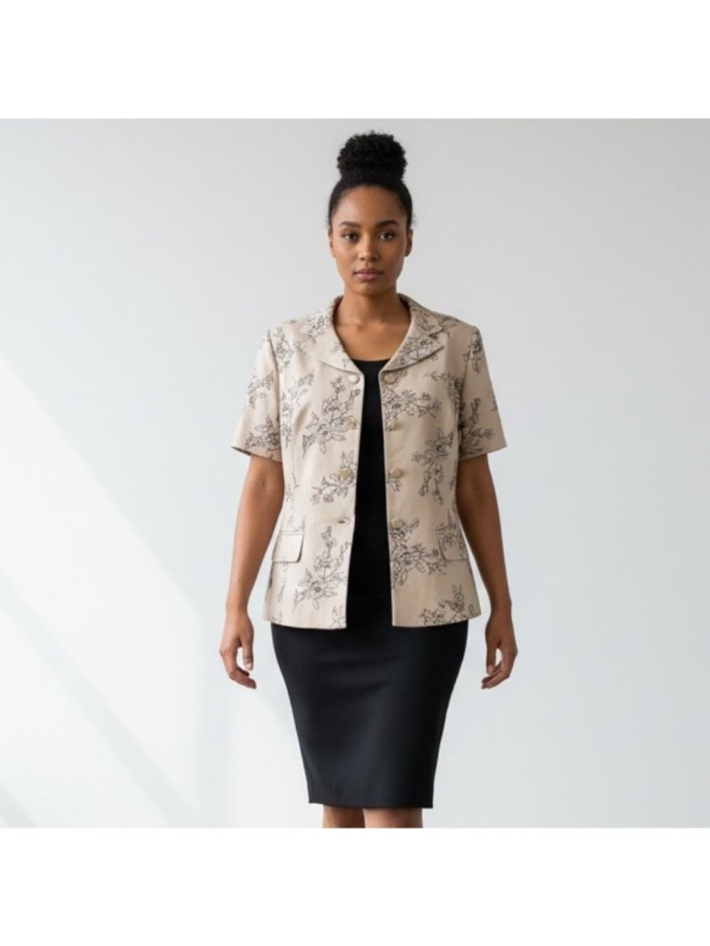 Kate Hill Floral Beige Silk & Cotton Blend Embroidered Short Sleeved Blazer 18W